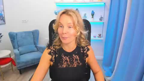 Snapshot of vivianlirei chatting on 06-26-26, 04:28 Sinti online show from 06-26-26, 04:28