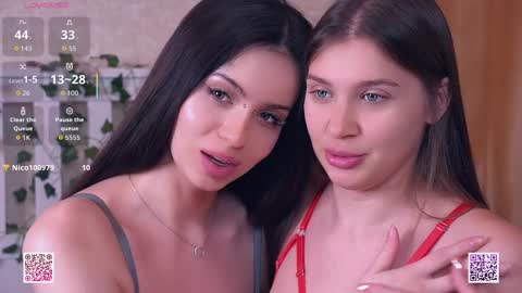 Snapshot of vivid_girls chatting on 03-09-26, 07:01 Nelly and Mari online show from 03-09-26, 07:01