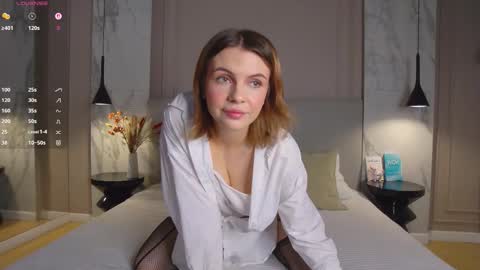 Sophia online show from 03-19-26, 08:02