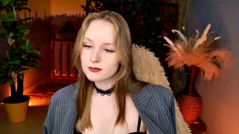Vivien online show from 04-29-26, 05:11