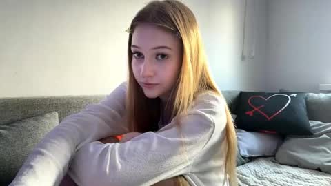 Kristy online show from 04-11-26, 01:48