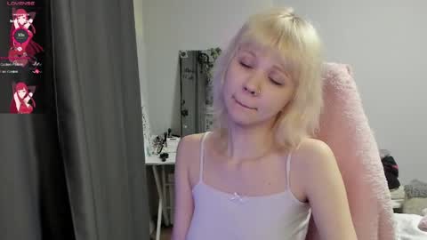 Snapshot of vivy_ chatting on 05-02-26, 09:31 chatur babes online show from 05-02-26, 09:31