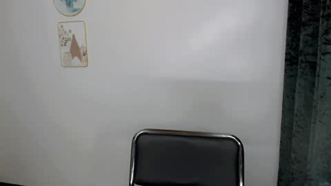 Snapshot of vixen_foxx chatting on 06-29-26, 06:08 vixen online show from 06-29-26, 06:08