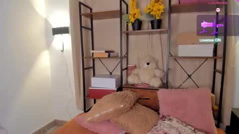 Vixenia online show from 03-25-26, 12:49