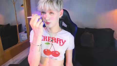 Snapshot of vladhellsing4 chatting on 06-29-26, 03:01 Vlad online show from 06-29-26, 03:01