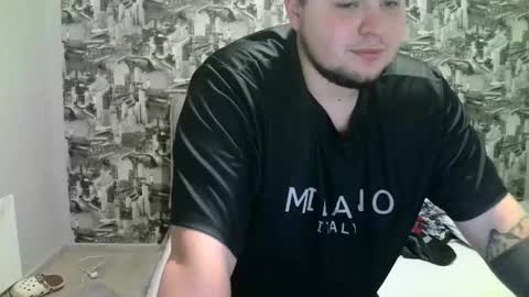 Snapshot of volshebnik_130 chatting on 11-18-25, 09:36 Volshebnik1302 online show from 11-18-25, 09:36