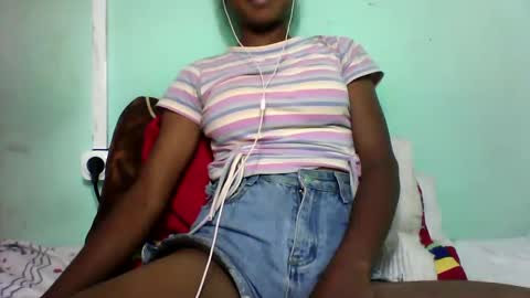 Snapshot of vounialdy chatting on 01-27-25, 02:46 vounialdy online show from 01-27-25, 02:46