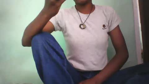 Snapshot of vounialdy chatting on 02-08-25, 09:13 vounialdy online show from 02-08-25, 09:13