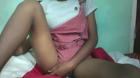 Snapshot of vounialdy chatting on 02-13-25, 06:48 vounialdy online show from 02-13-25, 06:48