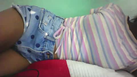 Snapshot of vounialdy chatting on 03-08-25, 10:32 vounialdy online show from 03-08-25, 10:32