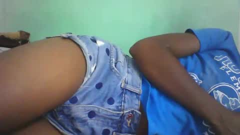 Snapshot of vounialdy chatting on 03-12-25, 05:38 vounialdy online show from 03-12-25, 05:38