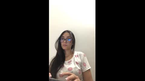 vsantini_ online show from 02-04-25, 03:54