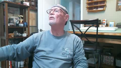 Snapshot of vueuorme chatting on 01-19-25, 03:42 Vueuorme online show from 01-19-25, 03:42