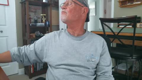 Snapshot of vueuorme chatting on 02-17-25, 02:48 Vueuorme online show from 02-17-25, 02:48