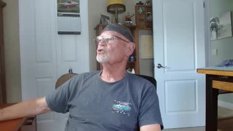 Snapshot of vueuorme chatting on 04-28-26, 06:57 Vueuorme online show from 04-28-26, 06:57
