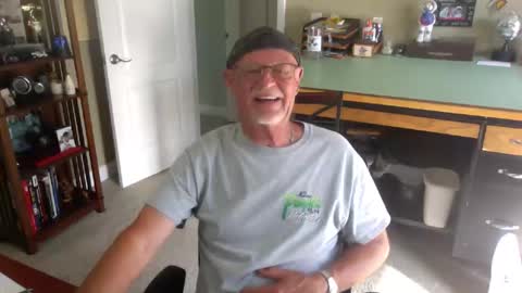 Snapshot of vueuorme chatting on 05-10-26, 01:49 Vueuorme online show from 05-10-26, 01:49