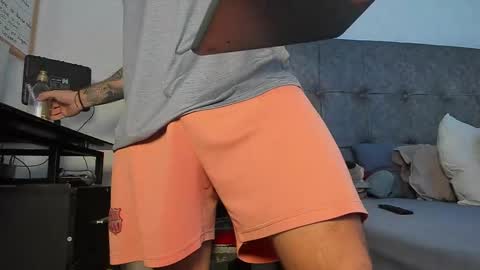 vyxen_ online show from 03-17-26, 04:21