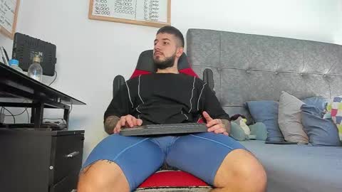 vyxen_ online show from 03-19-26, 08:24