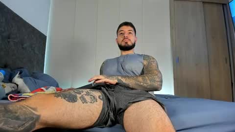 vyxen_ online show from 04-21-26, 08:23