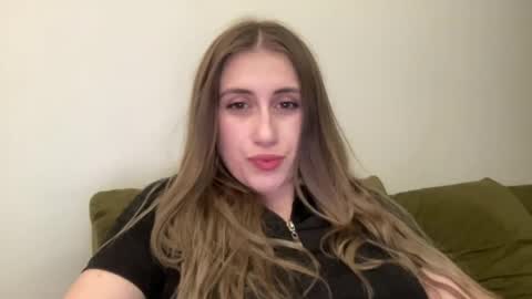 Snapshot of walkiria19 chatting on 06-15-26, 07:38 walkiria19 online show from 06-15-26, 07:38