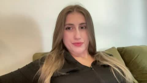 Snapshot of walkiria19 chatting on 07-21-26, 05:15 walkiria19 online show from 07-21-26, 05:15