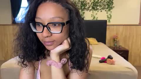 wanderlustgaal online show from 05-18-26, 01:39