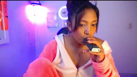 Snapshot of warisgoddes chatting on 04-23-26, 07:52 EMILY online show from 04-23-26, 07:52