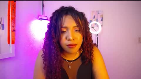 Snapshot of warisgoddes chatting on 04-25-26, 06:38 EMILY online show from 04-25-26, 06:38