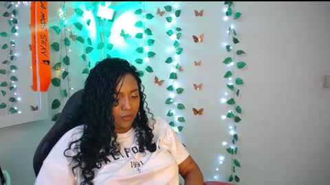 Snapshot of warisgoddes chatting on 05-06-26, 04:41 EMILY online show from 05-06-26, 04:41