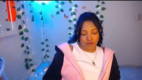 Snapshot of warisgoddes chatting on 05-22-26, 05:36 EMILY online show from 05-22-26, 05:36
