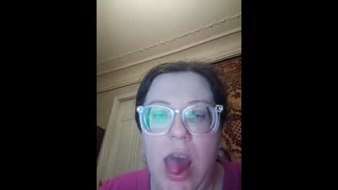 Snapshot of webgirl2 chatting on 04-18-26, 08:53 Marina online show from 04-18-26, 08:53