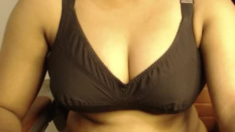 Snapshot of webshowxxx chatting on 04-27-26, 11:14 mina online show from 04-27-26, 11:14