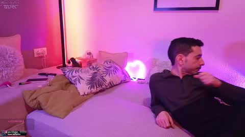 Snapshot of weird_inside chatting on 02-21-26, 10:33 Alyssa and James online show from 02-21-26, 10:33