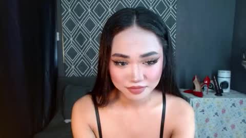 Snapshot of wet_kallista chatting on 11-23-25, 12:10 yana online show from 11-23-25, 12:10