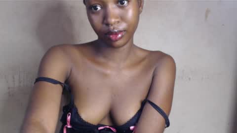 Bella online show from 05-14-26, 12:01