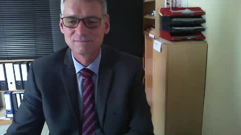 Snapshot of wetsuitedman chatting on 06-26-26, 02:21 Franz online show from 06-26-26, 02:21