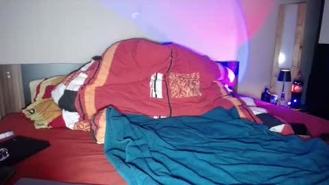 Snapshot of whacko0 chatting on 09-12-25, 02:39 Andy online show from 09-12-25, 02:39