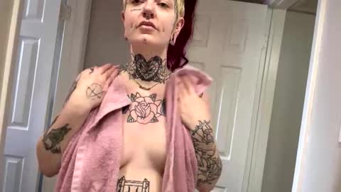 Snapshot of whimsydeathh chatting on 05-16-26, 07:34 whimsydeathh online show from 05-16-26, 07:34