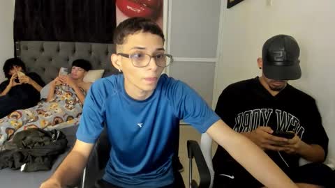white online show from 04-15-26, 07:48