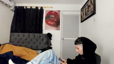 white online show from 06-18-26, 09:14