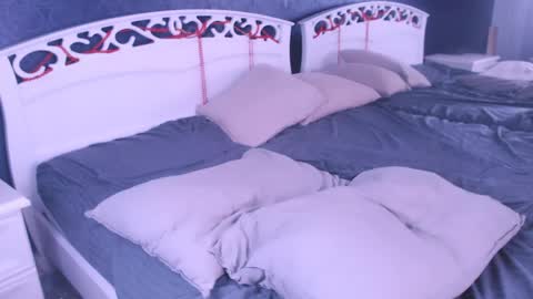 Nyx online show from 04-14-26, 01:00