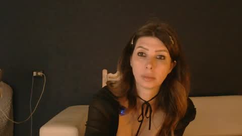 White Queen online show from 05-17-26, 06:04
