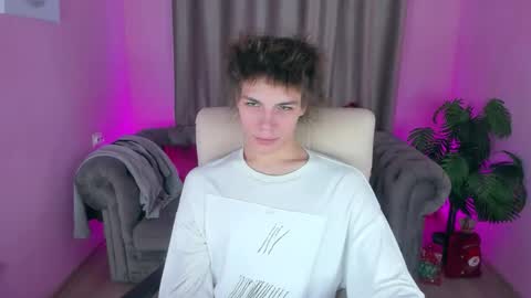 Snapshot of whiterabbit342 chatting on 01-08-26, 12:07 Geoffrey online show from 01-08-26, 12:07