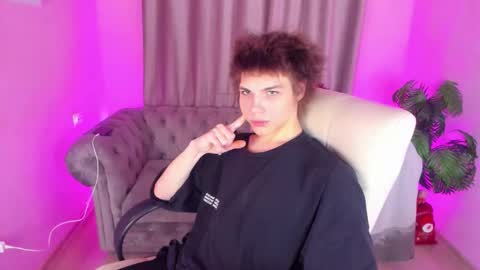 Snapshot of whiterabbit342 chatting on 01-10-26, 04:20 Geoffrey online show from 01-10-26, 04:20