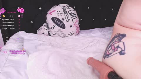 Laura online show from 03-30-26, 09:16