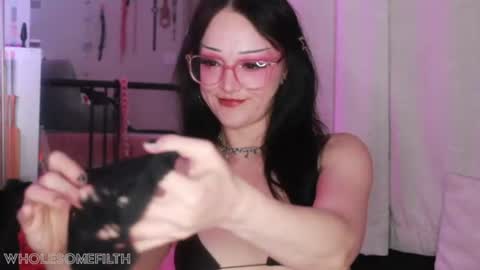 Snapshot of wholesomefilth chatting on 06-24-26, 02:10 Zoe Grace online show from 06-24-26, 02:10