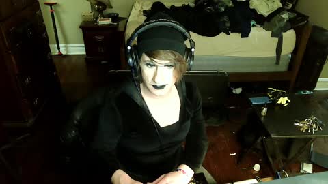 Countess of Hotdogs online show from 01-12-25, 06:49