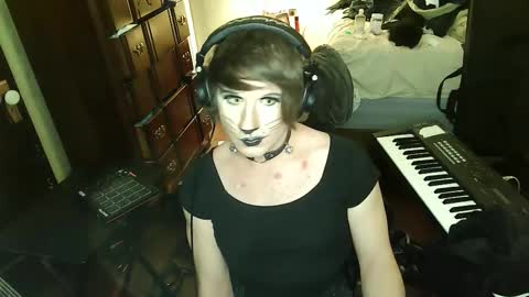 Countess of Hotdogs online show from 11-02-25, 08:06