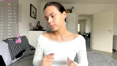 Mia online show from 02-13-26, 02:02