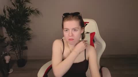 wildfoxysweet online show from 05-13-26, 08:44
